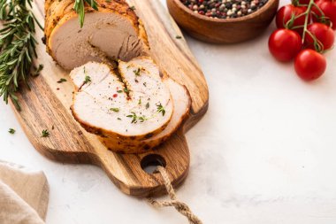 Noel Türkiye meme rulo dolması ile peynir, kızılcık ve otlar, kopyalama alanı.