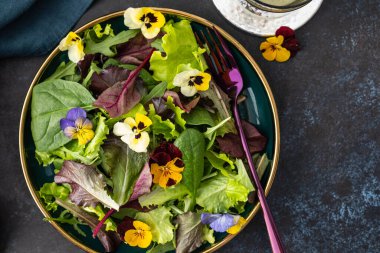 Bahar salatası, roka, bitki ve çiçek..