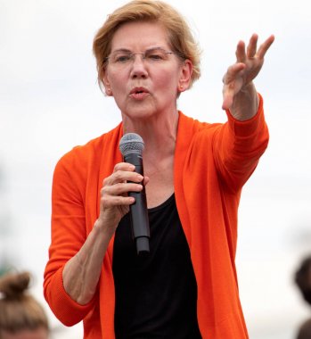 Massachusetts Senatörü ve Demokrat Başkan Adayı Eliz