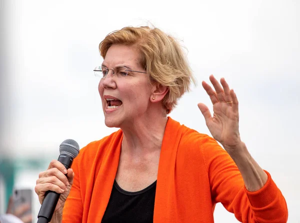 Democratische presidentskandidaat Elizabeth Warren — Stockfoto