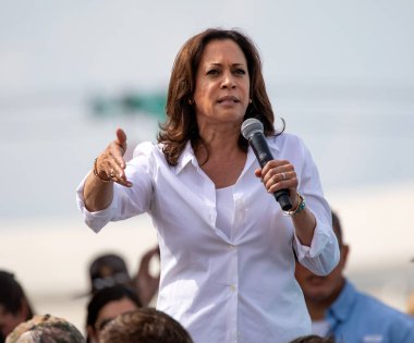 Senatör Kamala Harris