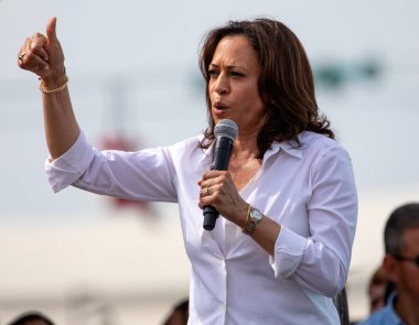 ABD Senatörü Kamala Harris