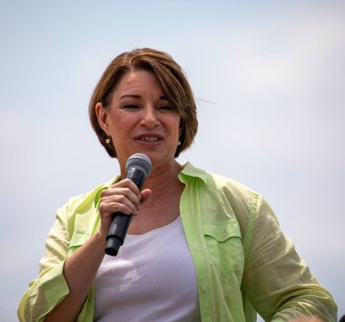 Minnesota Senatörü Amy Klobuchar
