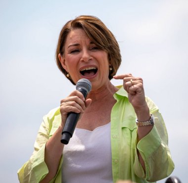 Demokratik Başkan Adayı Amy Klobuchar
