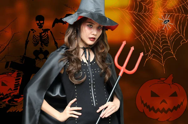 Женщина Ведьма Фоне Хэллоуина Ночь — стоковое фото
