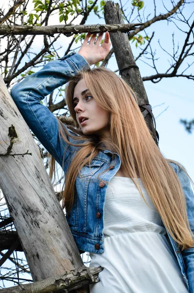 Emotional Girl Pretty Face Long Blond Hair Posing Camera Model — Stock Photo, Image