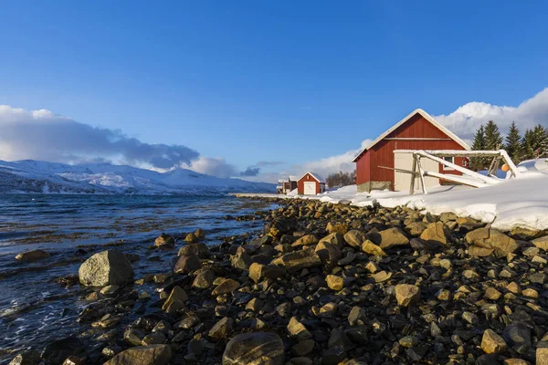 Tipikus Norvég Meleg Otthonos Ház Tóparti Egy Fjord Norvégia Délnyugati — Stock Fotó