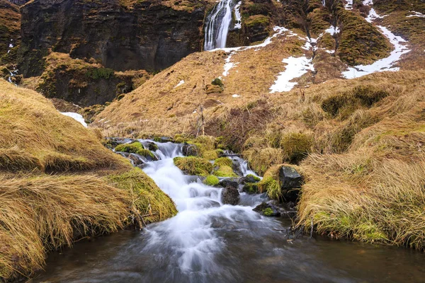 冰岛地标的大 Seljalandsfoss 瀑布在冬季设置雪和冰 — 图库照片