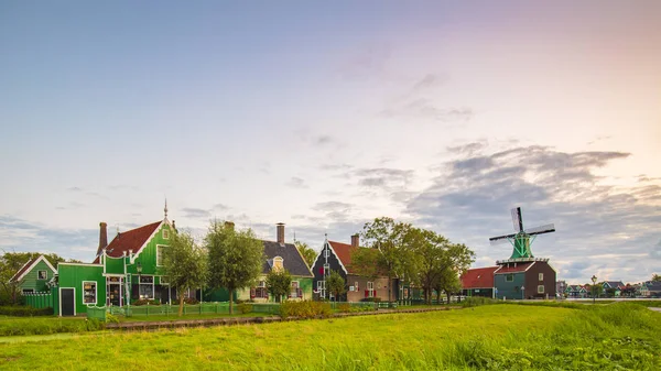 Typisch Hollands Huis Windmolen Historische Architectuur Brug Water Bij Zaanse — Stockfoto