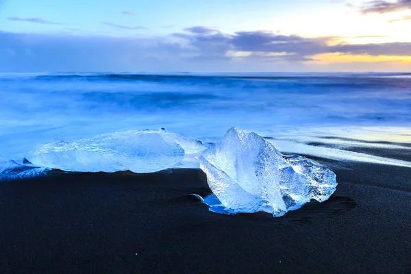 Globális felmelegedés befolyásolja a Jokulsarlon a tó Izlandon. Napok — Stock Fotó