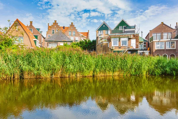 Oude Straatjes Volendam Oud Traditioneel Vissersdorp Typische Houten Huizen Architectuur — Stockfoto