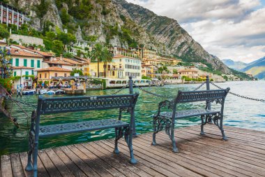 Limon Konsolosu Garda, İtalya 'da güzel bir tarihi mimari. Turistler için popüler bir seyahat yeri.