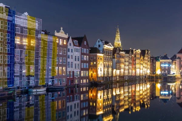 Ámsterdam Damrak Arquitectura Tradicional Holandesa Por Noche Cruceros Turísticos Primer — Foto de Stock