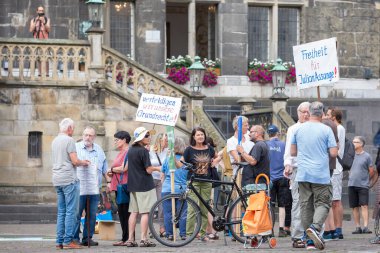 Aachen Almanya, 15 Ağustos 2020 - Aachen şehir merkezinde Aacheners adında bir grup insan geleceği protestosu düzenledi 
