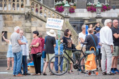 Aachen Almanya, 15 Ağustos 2020 - Aachen şehir merkezinde Aacheners adında bir grup insan geleceği protestosu düzenledi 