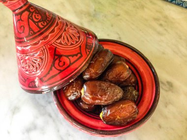 Etnik bir konteyner lezzetli mısır tarihleri