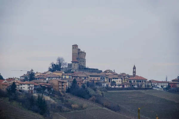 Vista Serralunga Alba Com Castelo Piemonte Itália — Fotografia de Stock