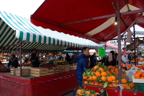 Mercado Aire Libre Porta Palazzo Turín Piamonte Mayo 2015 — Foto de Stock