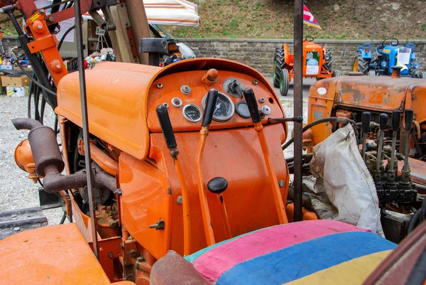 Tractores Antigos Numa Exposição Langhe Piemonte Itália — Fotografia de Stock