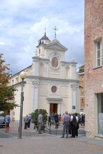 Церковь Площади Эли Пертинас Альба Федмонт Италия — стоковое фото