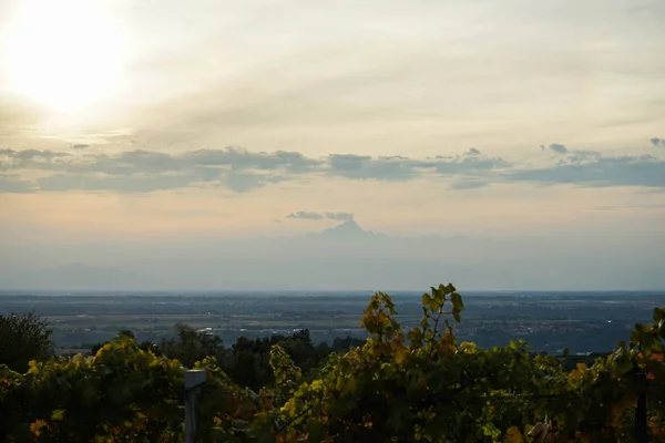 Vista Del Campo Alrededor Morra Las Montañas Los Alpes Fondo — Foto de Stock