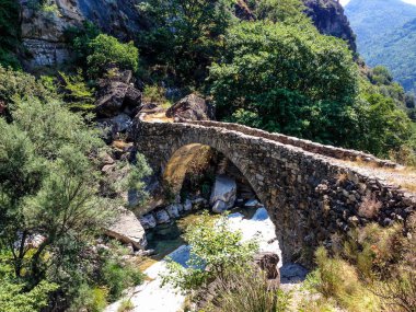 Rio Barbaira Rocchetta Nervina, Liguria, İtalya üzerinden köprü
