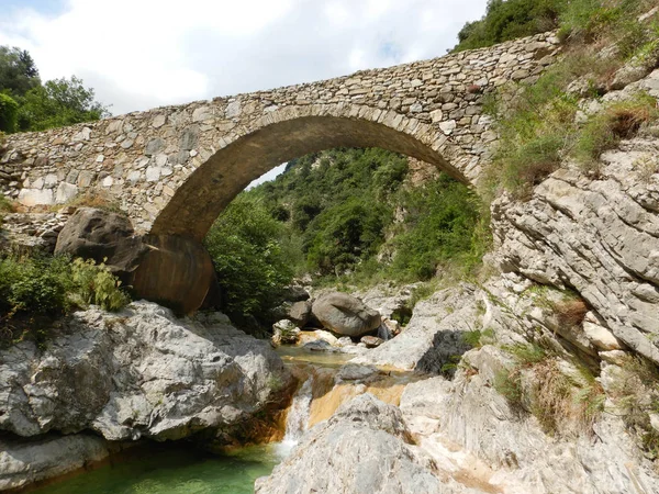 Kamienny Most Dolinie Nerwii Pobliżu Rzeki Rio Barbaira Rocchetta Nervina — Zdjęcie stockowe