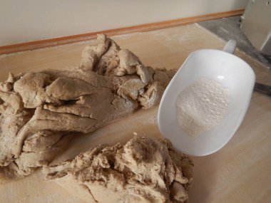 Hamur, agnolotti ve tajarin hazırlığı için kurumuş. Alba, Piedmont - İtalya