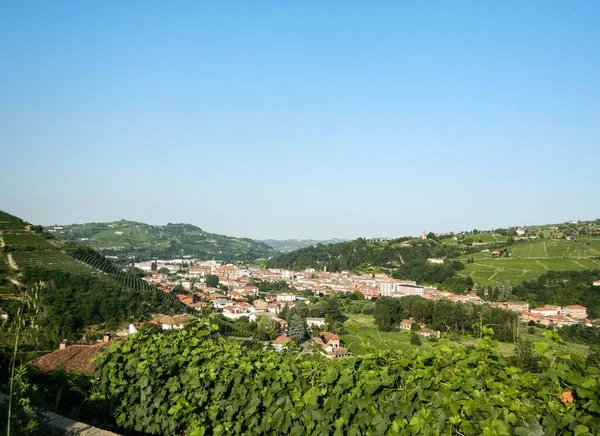 Uma Paisagem Urbana Uma Aldeia Langhe Santo Stefano Belbo Piemonte — Fotografia de Stock