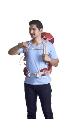 İzle beyaz arka plan üzerinde kontrol sırt çantası ile Asya seyahat