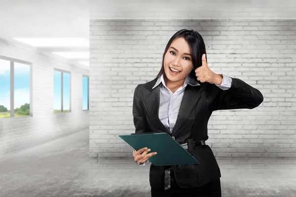 Pretty Asian Business Student Clipboard Campus — Stock Photo, Image