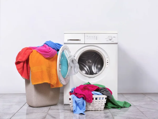 Wasmand Wasmachine Thuis Huishoudelijke Apparaten — Stockfoto