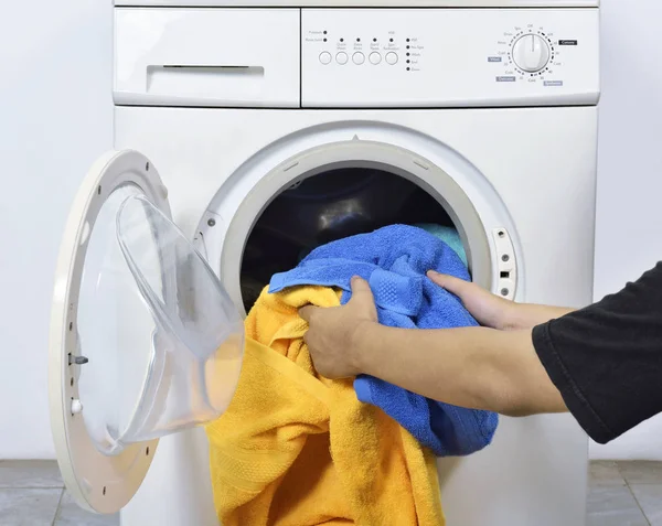 Man Loading Dirty Towels Washing Machine Washed Home — Stock Photo, Image