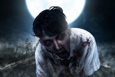 Ürkütücü zombi adam kanlı günü gece yarısı geziyorum. Cadılar Bayramı kavramı
