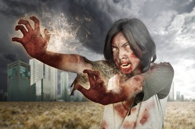 Yaralı yüz hauted şehrin ürkütücü zombi adam. Cadılar Bayramı kavramı