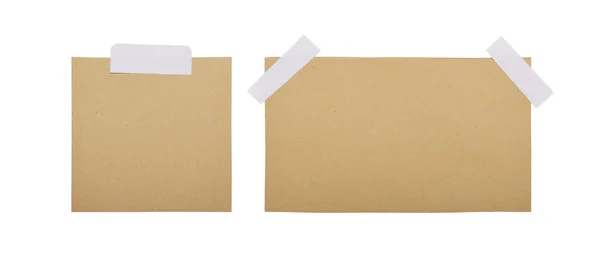 棕色便笺纸粘贴在白色背景上的隔离 — 图库照片