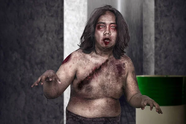 Страшный Зомби Человек Кровью Живущий Заброшенном Месте Концепция Хэллоуина — стоковое фото