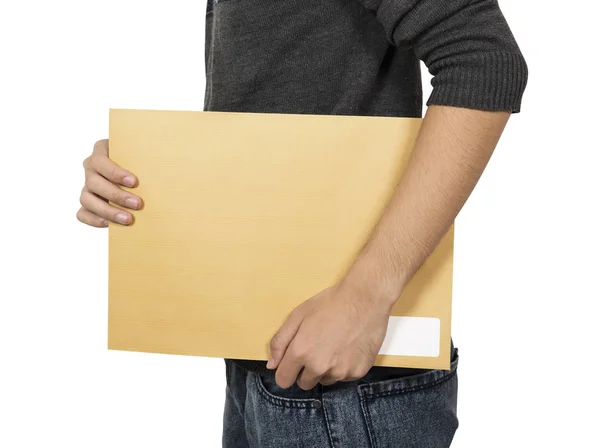 Homem Trazer Envelope Marrom Posando Isolado Sobre Fundo Branco — Fotografia de Stock