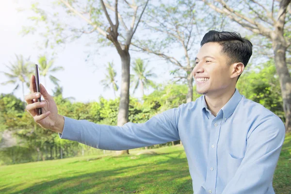 Happy Asian Businessman Smile Taking Self Picture Outdoor — Stock Photo, Image