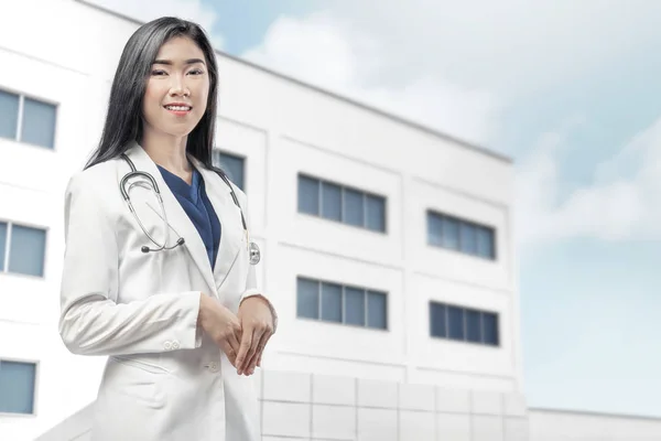 Smiling Asian Woman Doctor White Lab Coat Stethoscope Hospital — Stock Photo, Image
