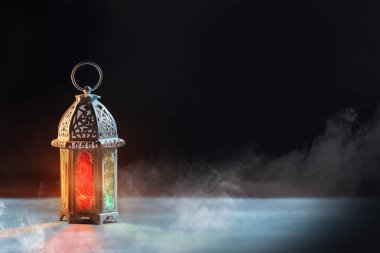 Güzel ışık ile Arapça lamba. Ramazan için İslam kavramı görüntüsü