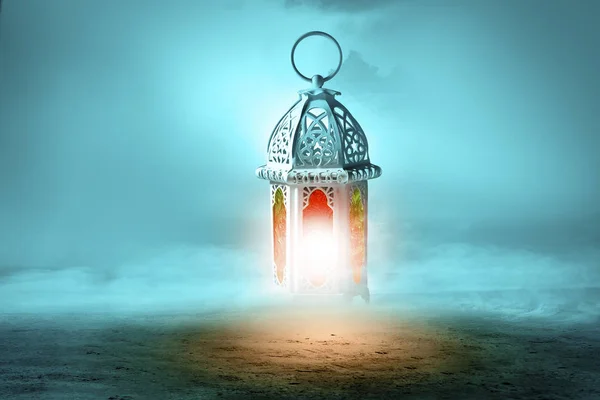 阿拉伯灯与美丽的光 斋月的伊斯兰概念形象 — 图库照片