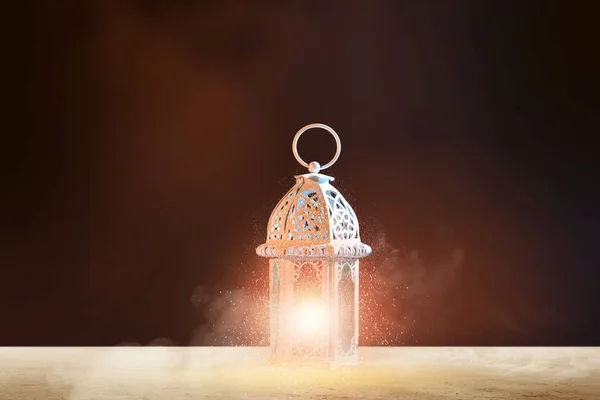 Lámpara Árabe Con Hermosa Luz Imagen Concepto Islámico Para Ramadán —  Fotos de Stock