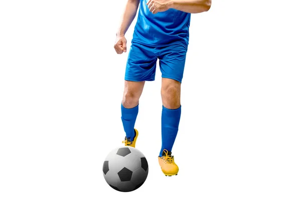 穿着蓝色球衣踢球的足球运动员 — 图库照片