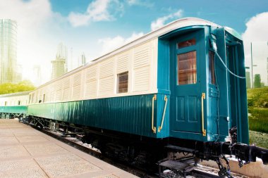 Bir istasyonda tren vagonu 