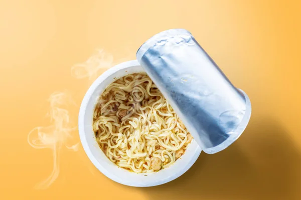 Instant cup noodle — Stock Photo, Image