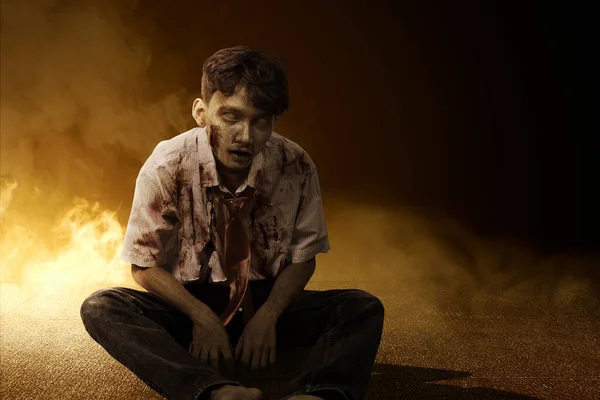 Enge Zombie Met Bloed Wond Zijn Lichaam Zittend Vloer Met — Stockfoto