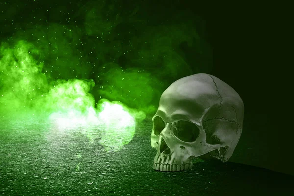 Человеческий Череп Мистическим Огнем Черном Фоне Концепция Хэллоуина — стоковое фото