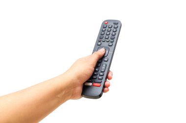 Beyaz arkaplan üzerinde izole TV uzaktan kumandası tutan eller