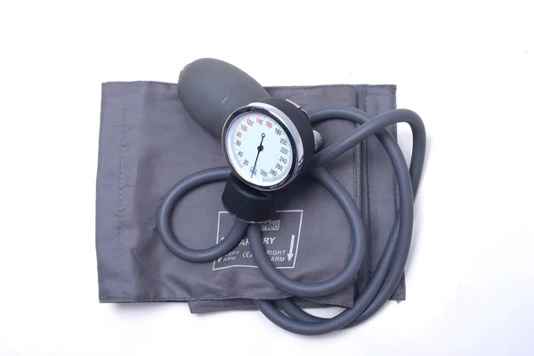 白い背景に隔離された手動Sphygmomanometer — ストック写真